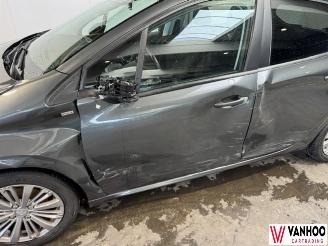 Peugeot 208  picture 3