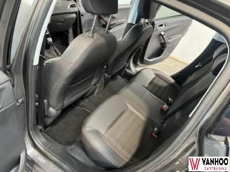 Peugeot 208  picture 11