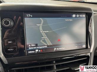 Peugeot 208  picture 15