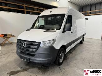 krockskadad bil auto Mercedes Sprinter  2024/7