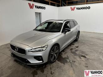 uszkodzony samochody osobowe Volvo V-60  2019/6