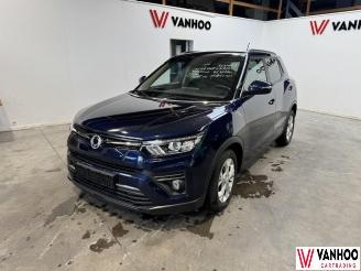 krockskadad bil auto Ssang yong Tivoli  2021/9