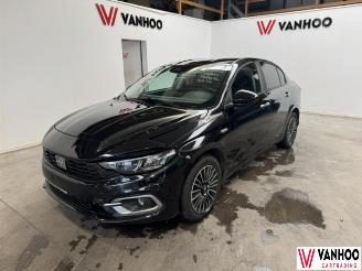 Vaurioauto  passenger cars Fiat Tipo  2025/3