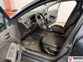 Renault Clio  picture 11