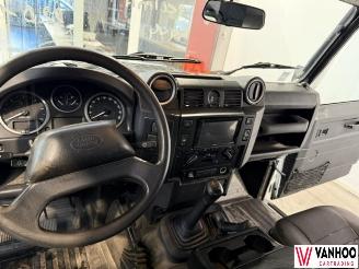 Land Rover Defender  picture 17
