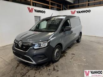 damaged passenger cars Renault Kangoo  2024/3