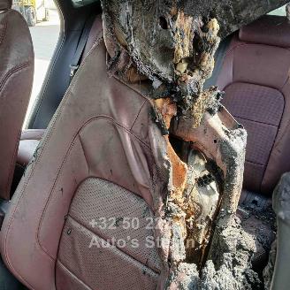 Jaguar E-Pace P 300E AWD picture 24