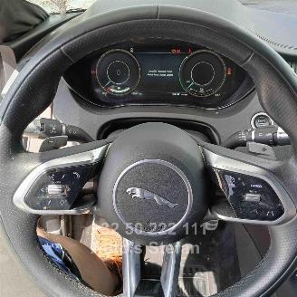 Jaguar E-Pace P 300E AWD picture 9