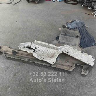 Jaguar E-Pace P 300E AWD picture 32