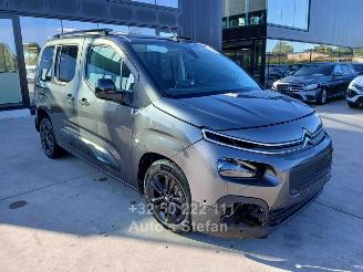 krockskadad bil auto Citroën Berlingo E- SHINE 2023/7