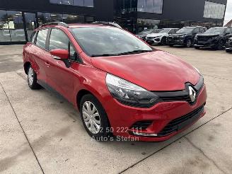 skadebil auto Renault Clio GRANDTOUR 2020/6
