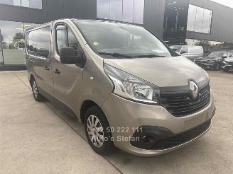 krockskadad bil auto Renault Trafic COMBI EXPRESSION 2019/6