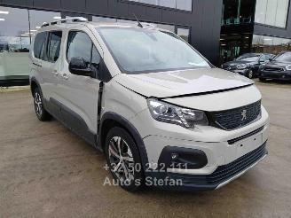 krockskadad bil auto Peugeot Rifter GT LINE 2021/2