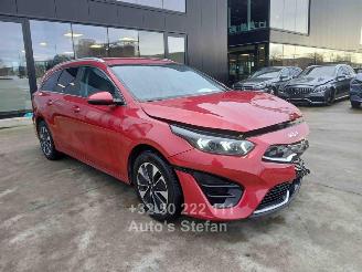 Vaurioauto  passenger cars Kia Cee d  2024/1