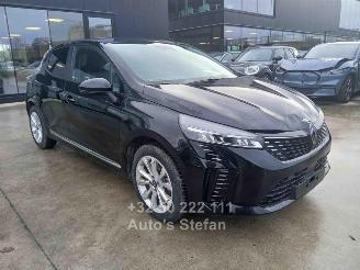 Schadeauto Renault Clio V EVOLUTION 2025/3