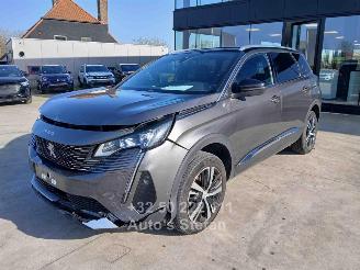 damaged passenger cars Peugeot 5008 GT 2023/12