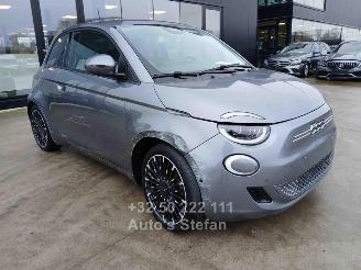 Damaged car Fiat 500 E ICON 2021/9