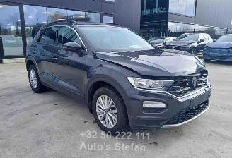 Vaurioauto  passenger cars Volkswagen T-Roc STYLE 2021/2