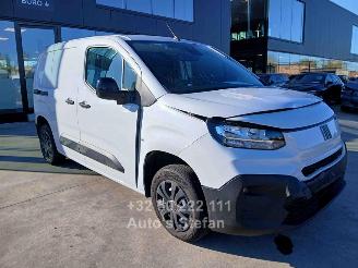 Vaurioauto  passenger cars Fiat Doblo  2025/1
