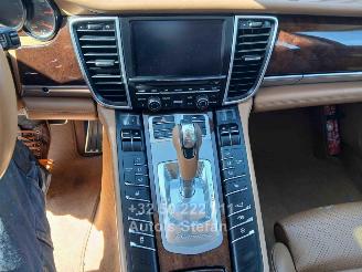 Porsche Panamera 4S picture 8