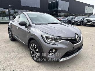 krockskadad bil auto Renault Captur TECHNO 2024/1