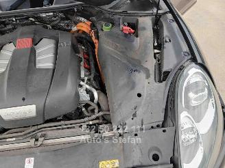 Porsche Cayenne S E-HYBRID picture 21