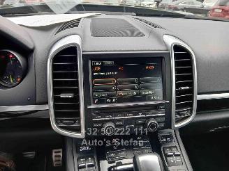Porsche Cayenne S E-HYBRID picture 14