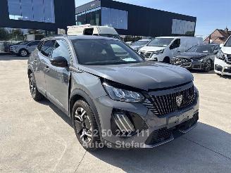 Damaged car Peugeot 2008 ALLURE 2024/2