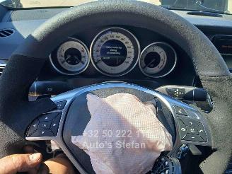 Mercedes E-klasse 200 BLU TC DITION picture 14