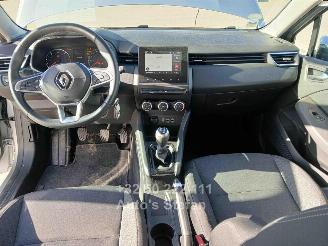 Renault Clio  picture 16
