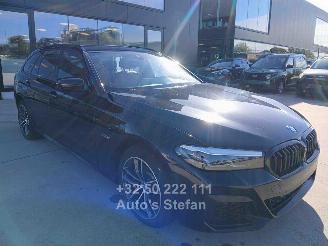 Voiture accidenté BMW 5-serie E M SPORT 2023/5