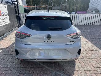 krockskadad bil auto Renault Clio ALPINE BENZINE - HYBRIDE 2024/2
