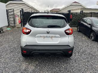 krockskadad bil auto Renault Captur DCI - AUTOMATIC - KLIMATRONIK 2018/10
