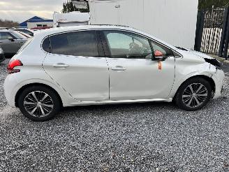 Peugeot 208 ROLAND - GARROS AUTOMATIC picture 8