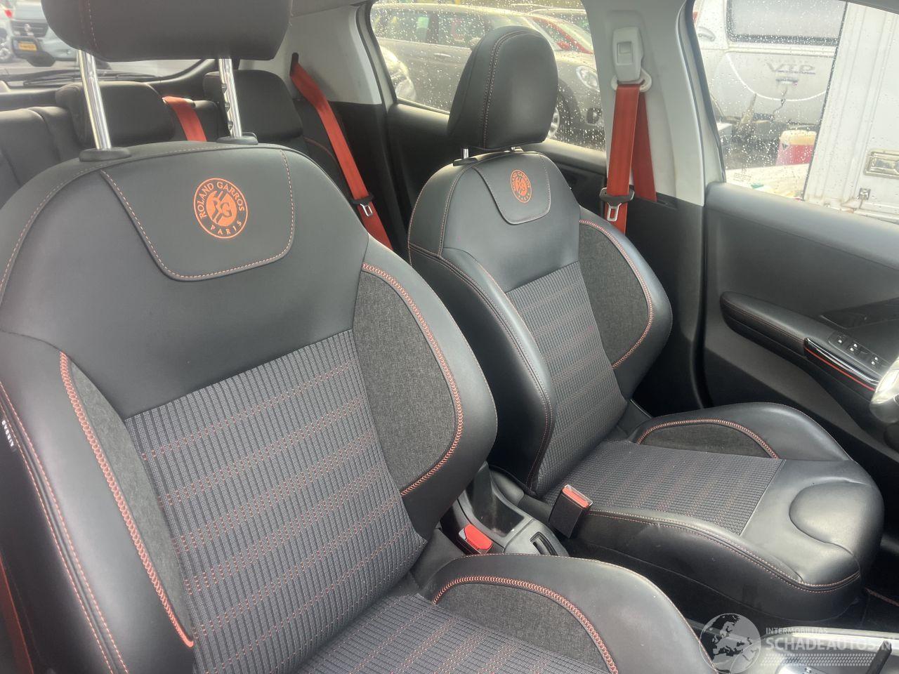 Peugeot 208 ROLAND - GARROS AUTOMATIC