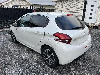 Peugeot 208 ROLAND - GARROS AUTOMATIC picture 3