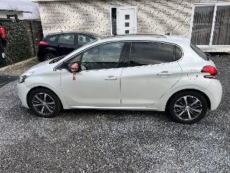 Peugeot 208 ROLAND - GARROS AUTOMATIC picture 6