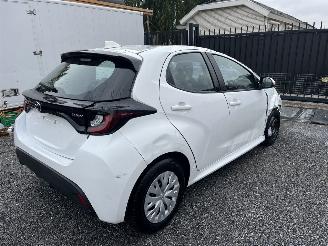 Toyota Yaris 1,5 HYBRIDE - BENZINE - AUTOMATIC picture 3