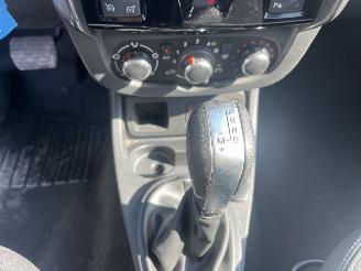Dacia Duster DIESEL - AUTOMATIC - LEDER picture 17