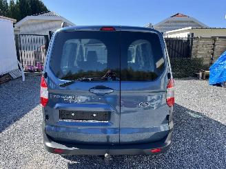 Voiture accidenté Ford Courier TRANSIT COURIER 5-PERSONEN 2019/4