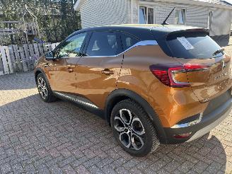 Renault Captur E-TECH HYBRIDE - AUTOMATIC picture 3