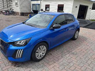 Peugeot 208  picture 8