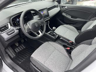 Renault Clio BENZINE - CAR DRIVE picture 21