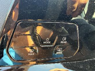 Volkswagen Golf BENZINE UNITED picture 23