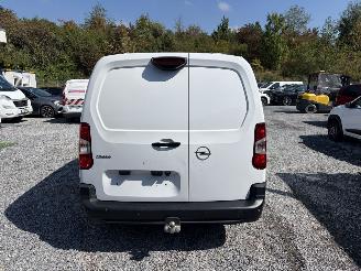 Vaurioauto  passenger cars Opel Combo AUTOMATIC -- 131,PS - KLIMATRONIK 2025/4