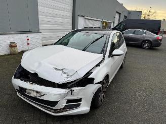 Voiture accidenté Volkswagen Golf GOLF 1.4 TSI ACT MOTOR LOOPT!!! Highline DSG PANO 140PK!!! 2013/3