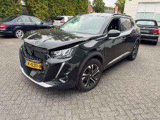 Coche accidentado Peugeot 2008 1.2 PureTech Automaat Blue Lease Allure 2021/2