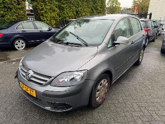 skadebil auto Volkswagen Golf plus 1.6 FSI Comfortline Business AIRCO 2006/1