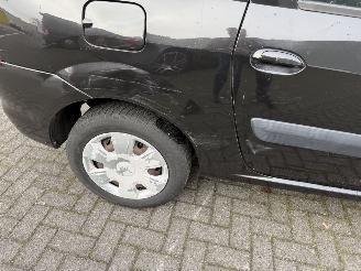 Dacia Logan 1.6-16V Lauréate 7p. picture 11
