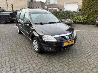 Dacia Logan 1.6-16V Lauréate 7p. picture 2